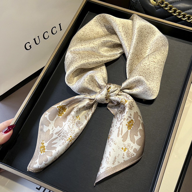 وشاح حريري مطبوع بتصميم للنساء - مراجعة Ascot Neck Scarf وسعره